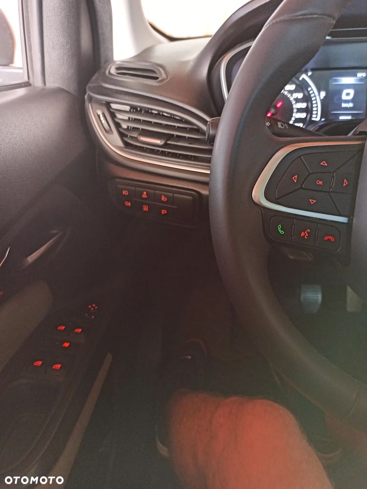 Fiat Tipo 1.4 16V Lounge EU6d - 15