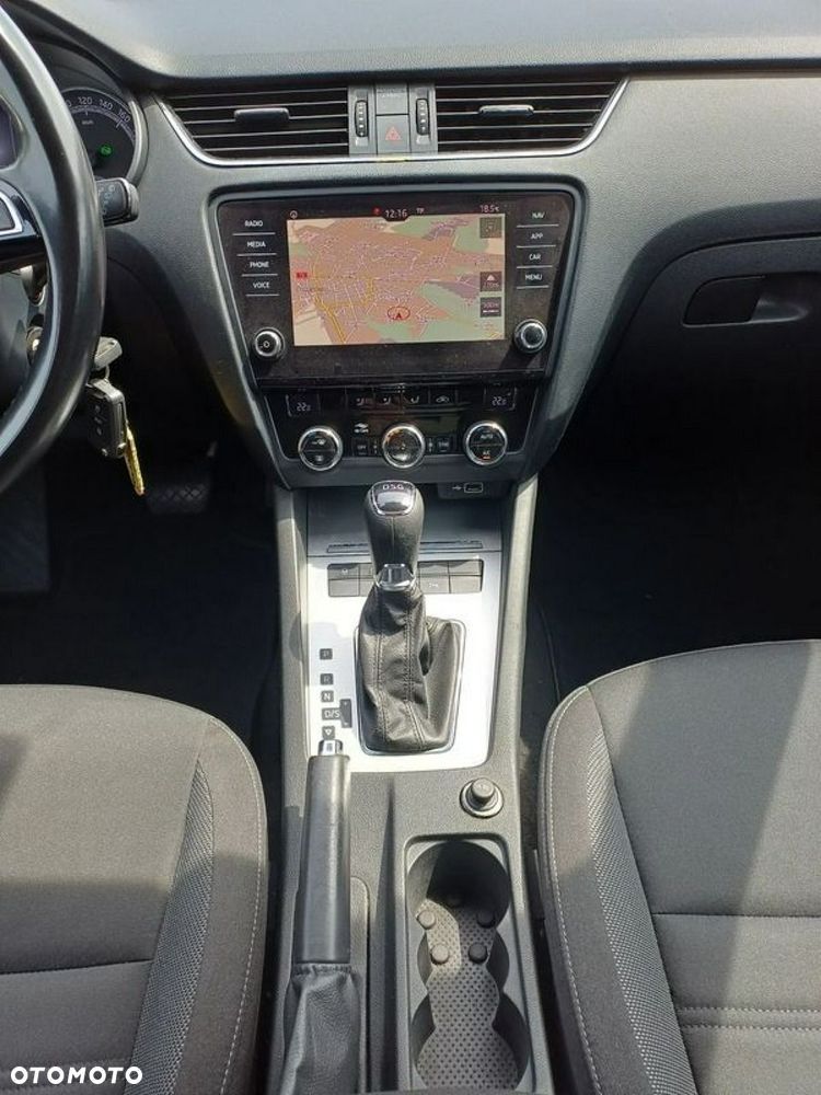 Skoda Octavia 1.6 TDI DSG Clever - 25