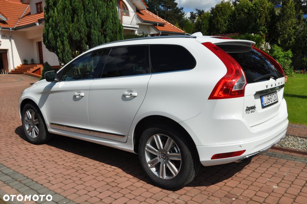 Volvo XC 60 T5 AWD Drive-E Momentum - 2