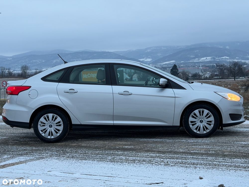 Ford Focus 1.6 Trend - 12