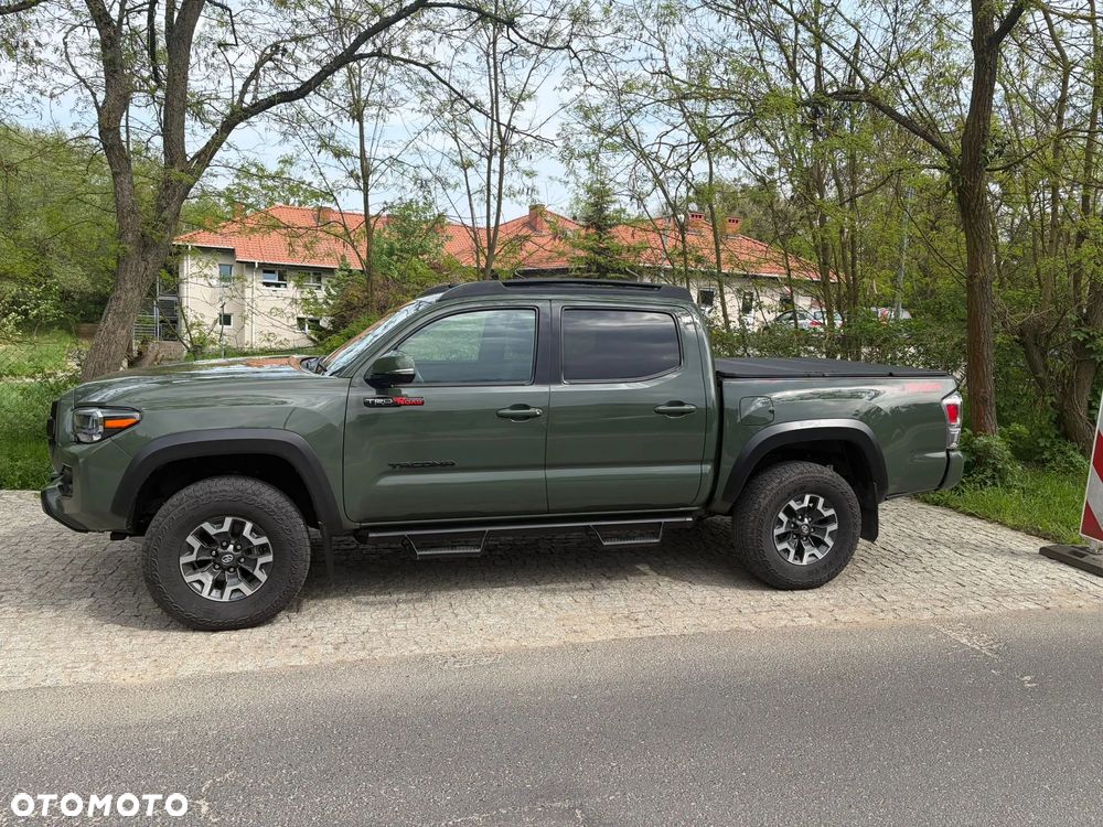 Toyota Tacoma - 4