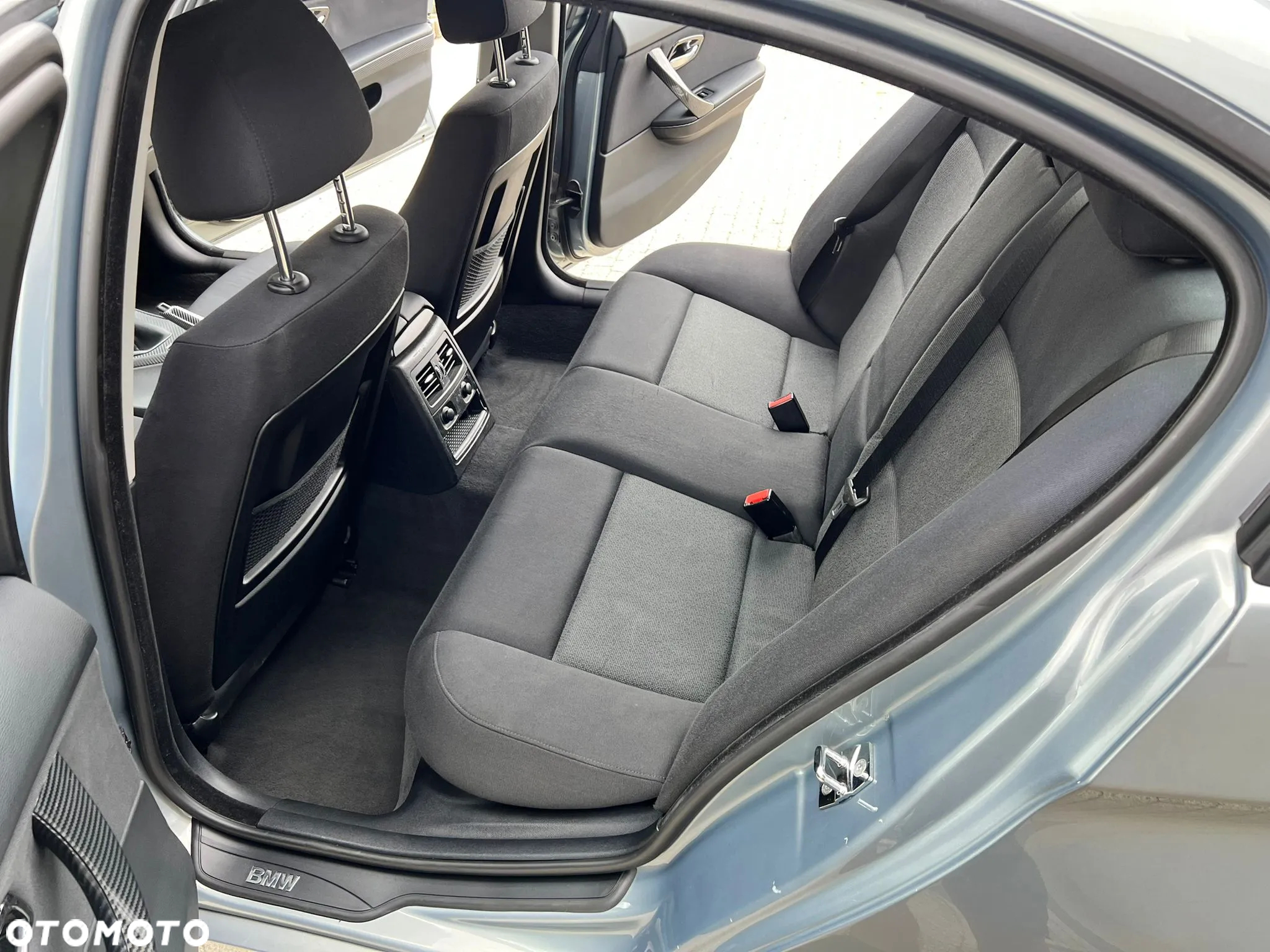BMW Seria 3 320i - 11