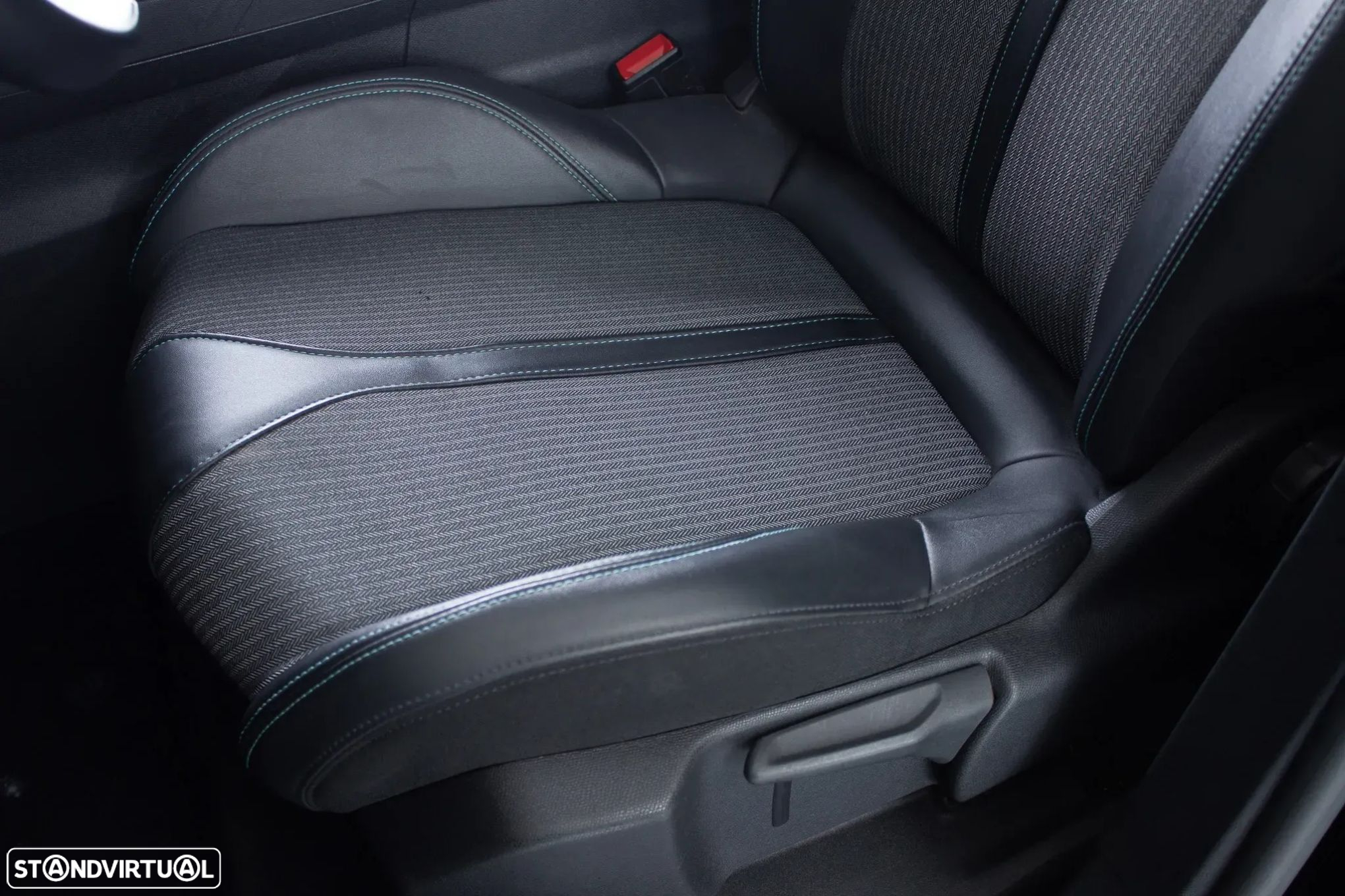 Peugeot 3008 1.6 Hybrid Allure Pack e-EAT8 - 7