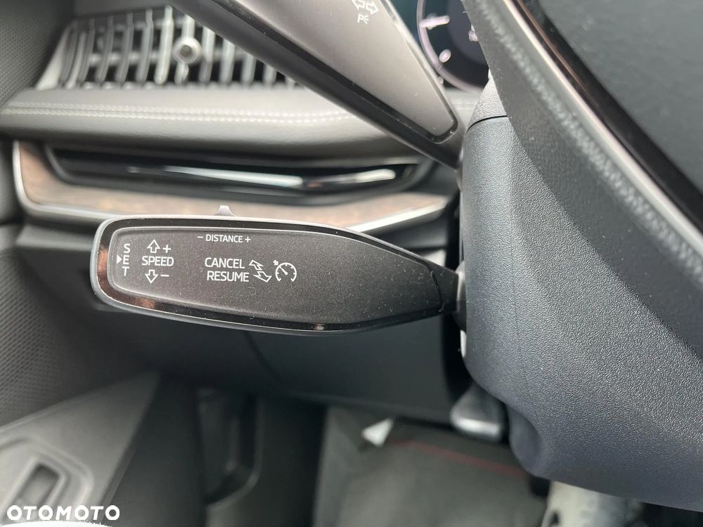 Skoda Superb 2.0 TDI SCR L&K DSG - 35