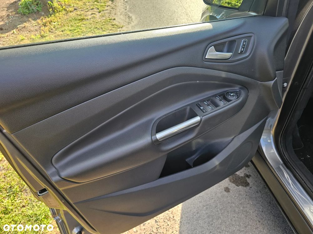Ford Kuga 2.0 TDCi 4x4 Titanium - 17