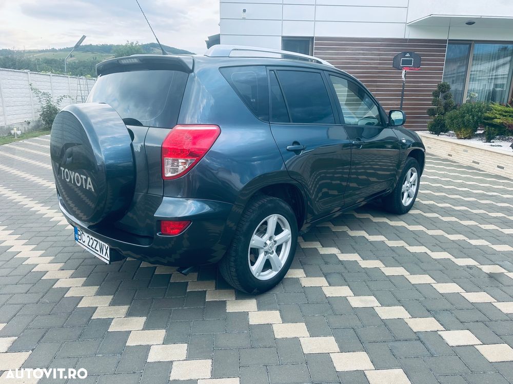 Toyota RAV4 2.2 D-4D Executive - 3