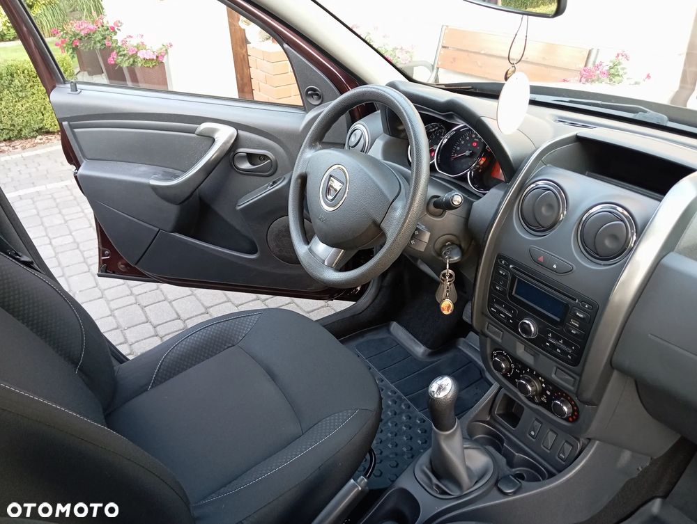 Dacia Duster 1.6 SCe Laureate S&S - 31
