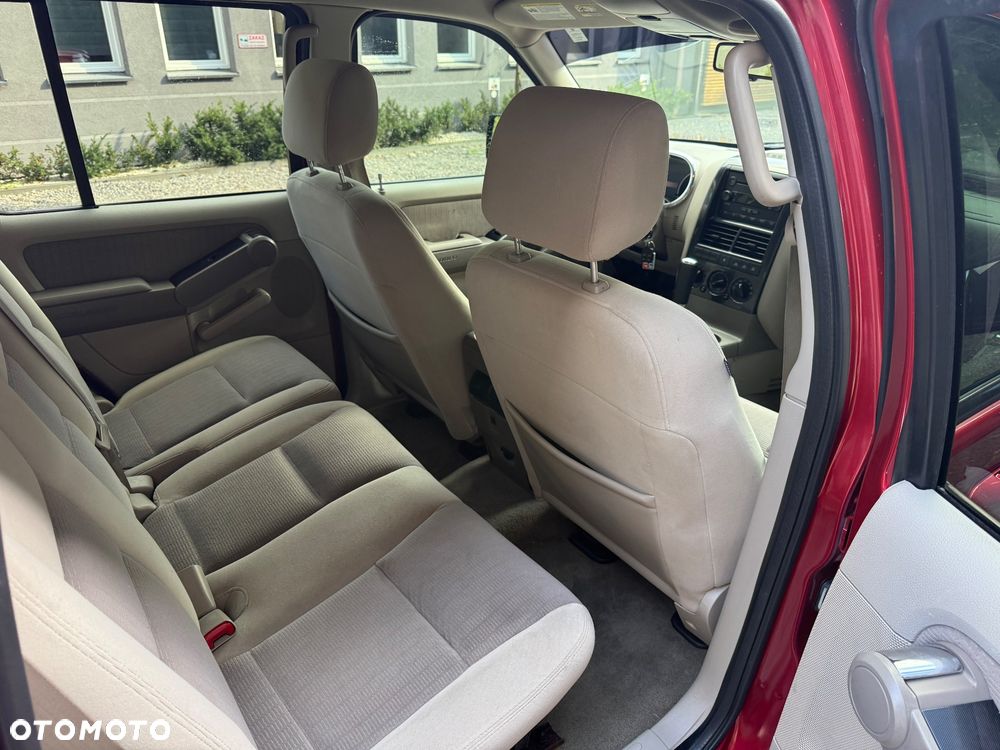 Ford Explorer 4.0 4WD - 12