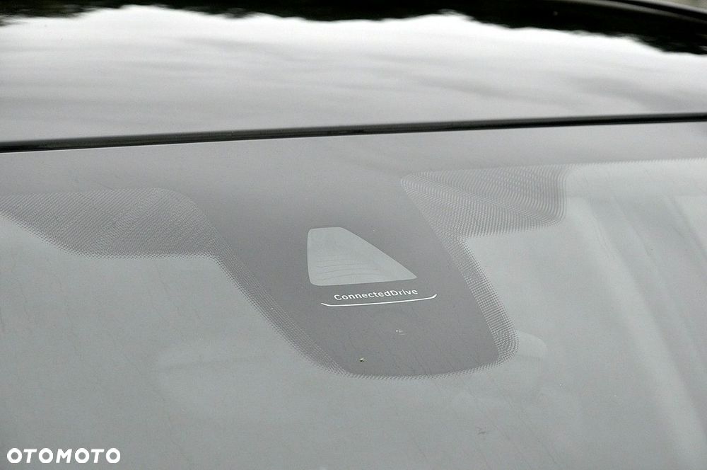 BMW Seria 2 218d - 9
