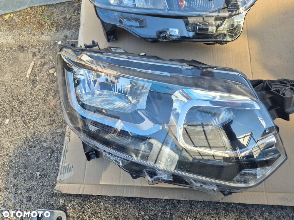 Citroen Berlingo 3 lampa prawa i lewa.Komplet.Valeo. 2018- - 2