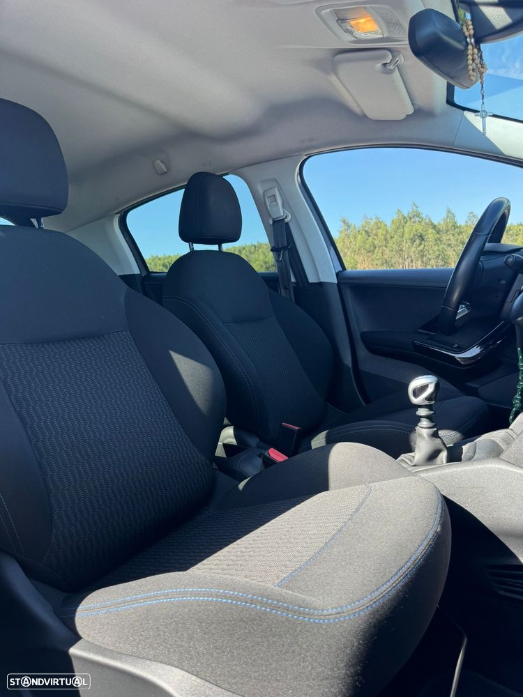 Peugeot 208 1.5 BlueHDi Signature - 24
