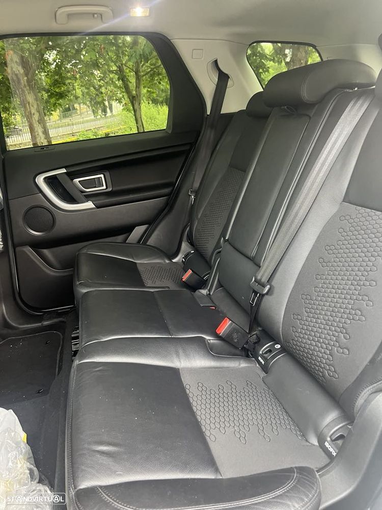Land Rover Discovery Sport - 31