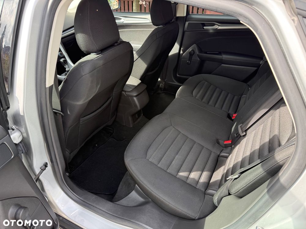 Ford Mondeo - 23