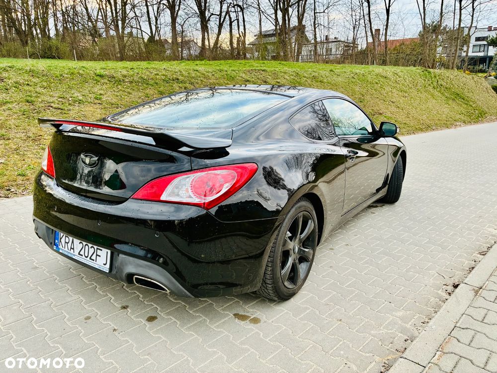Hyundai Genesis Coupe - 3