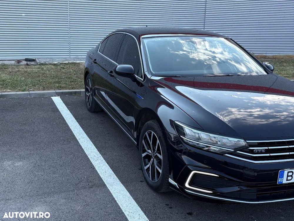 Volkswagen Passat - 4