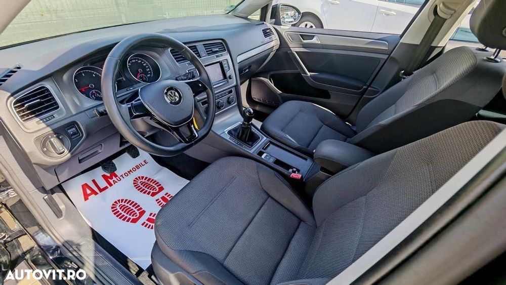 Volkswagen Golf - 5
