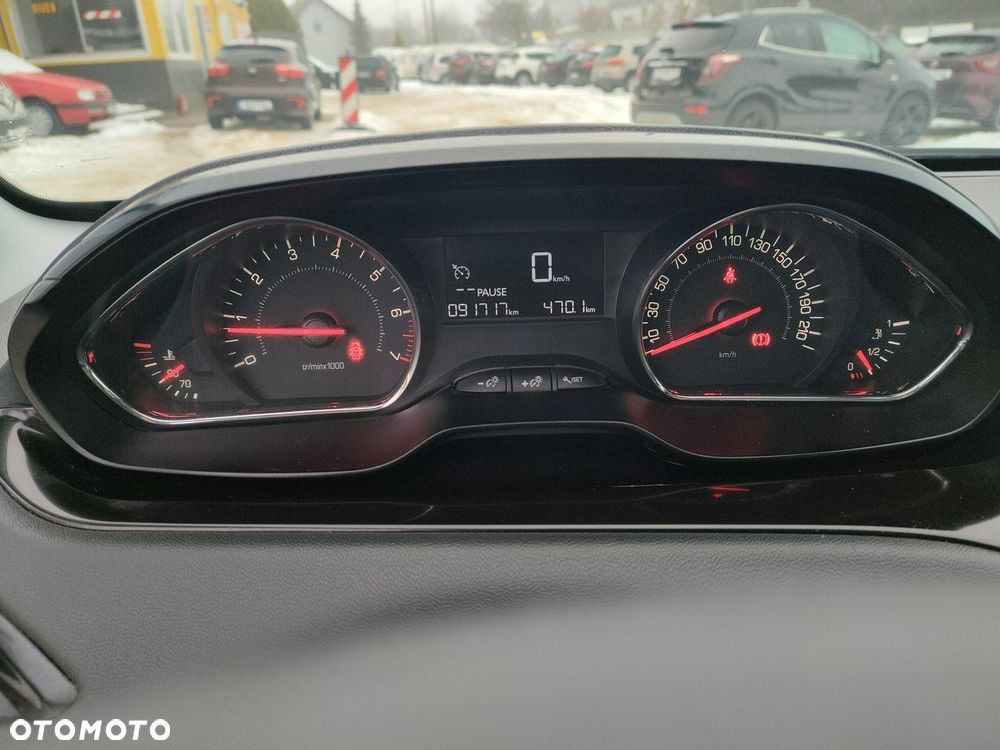 Peugeot 208 - 25