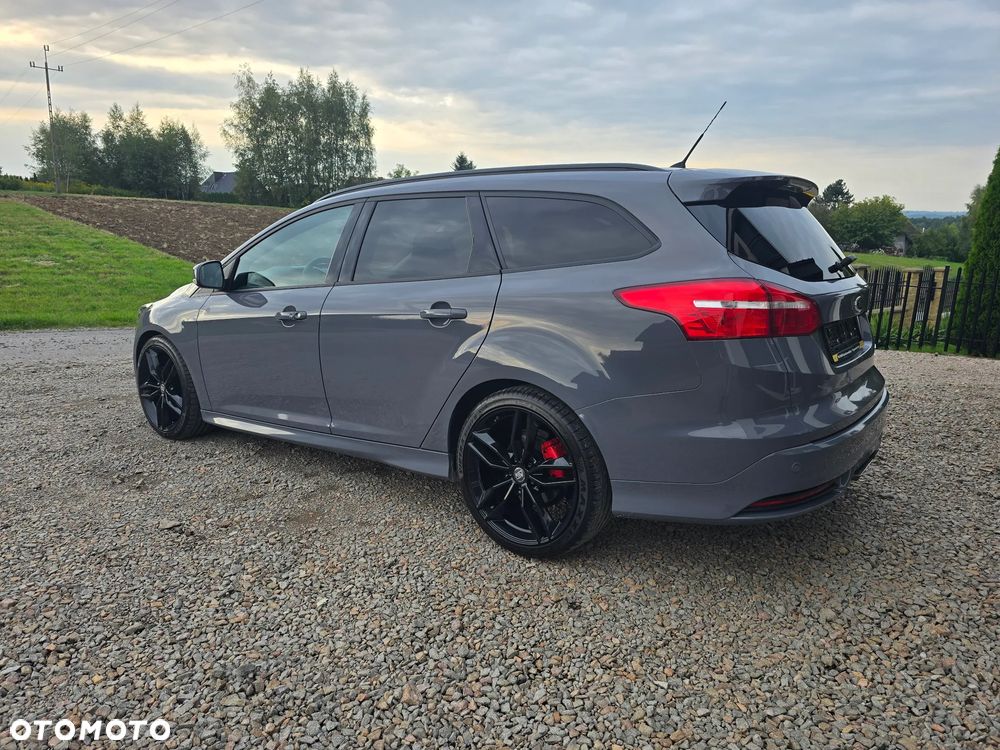 Ford Focus 2.0 EcoBoost ST mit Leder-Sport-Paket - 4