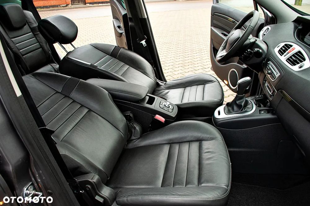 Renault Scenic 2.0 16V Privilege CVT - 30