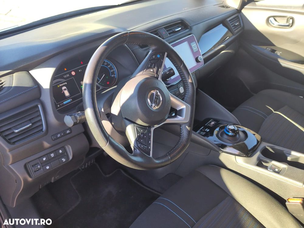 Nissan LEAF 40 kWh N-Connecta - 9