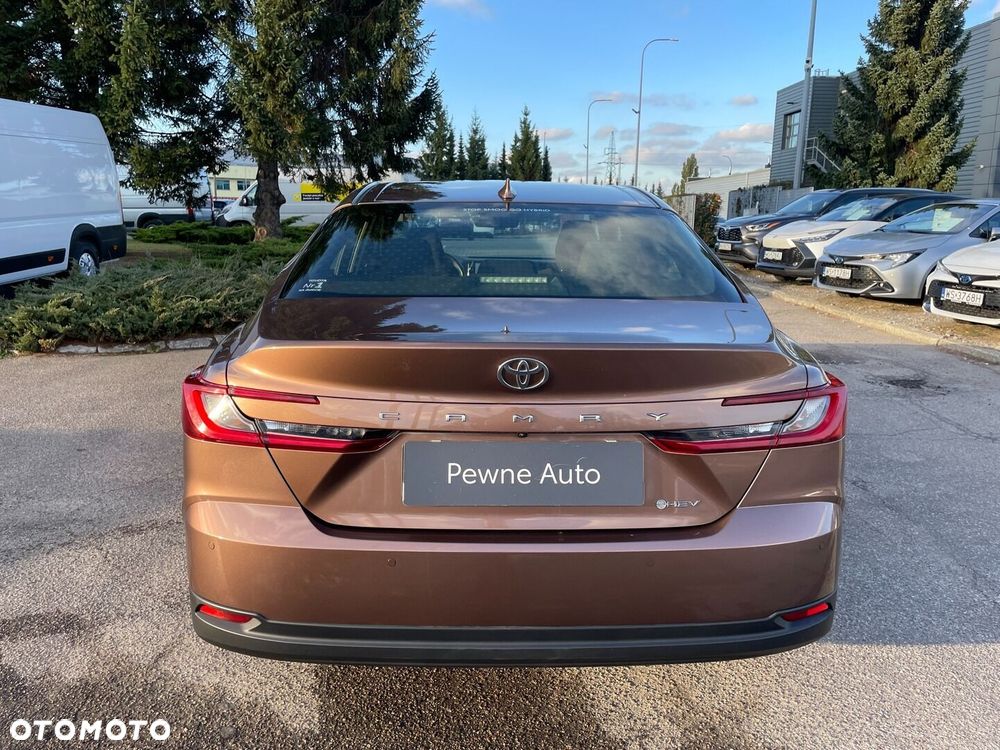 Toyota Camry - 6