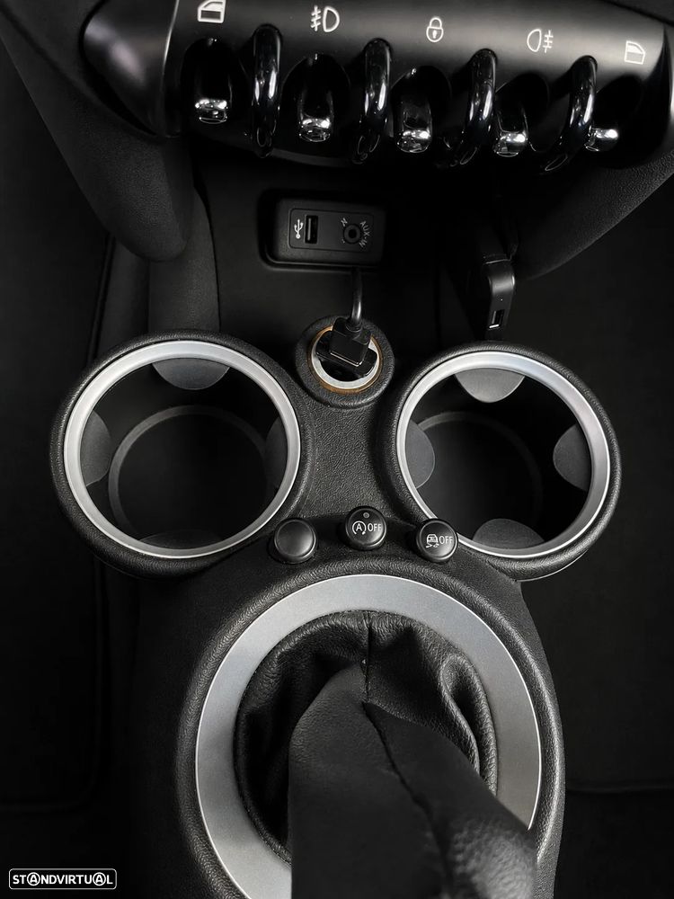MINI 3 Portas One D - 16