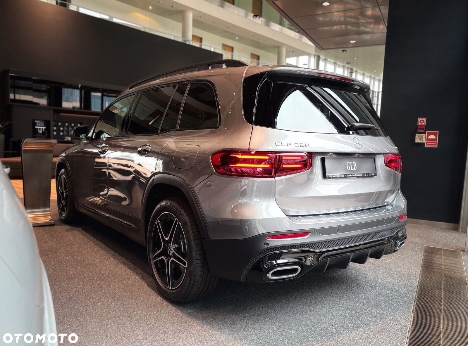 Mercedes-Benz GLB - 4