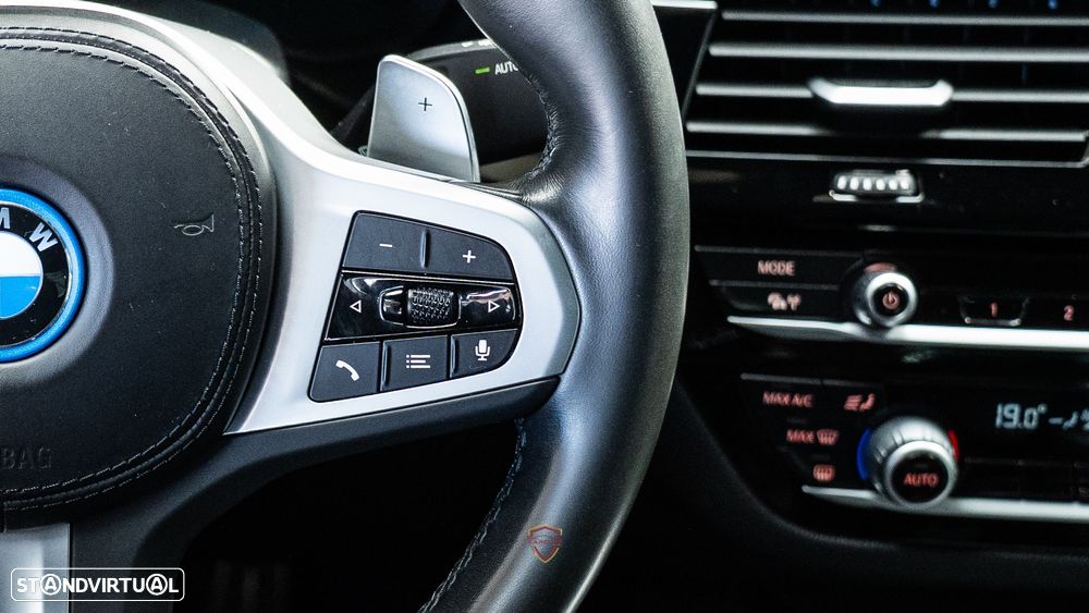 BMW 530 e Pack M - 25