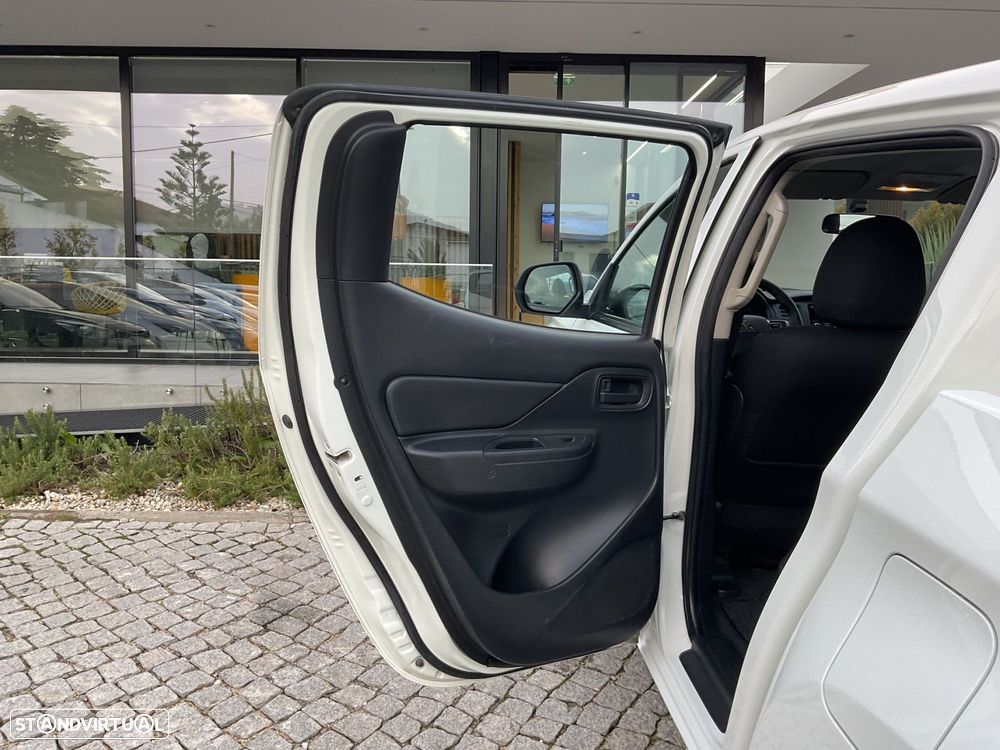 Mitsubishi L200 2.3 DI-D CD Invite Strakar Look 4WD - 39