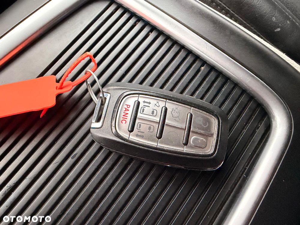 Chrysler Pacifica - 29