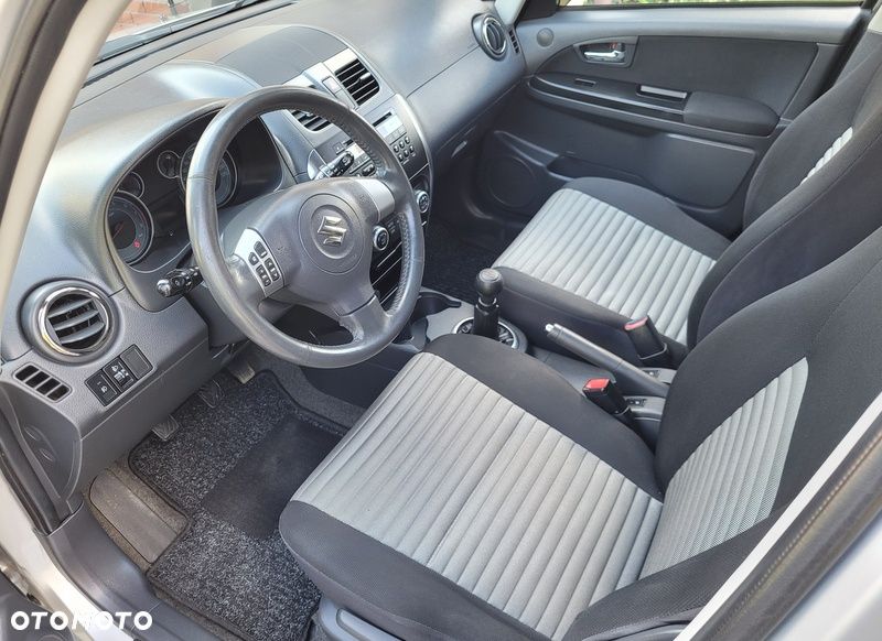 Suzuki SX4 - 25