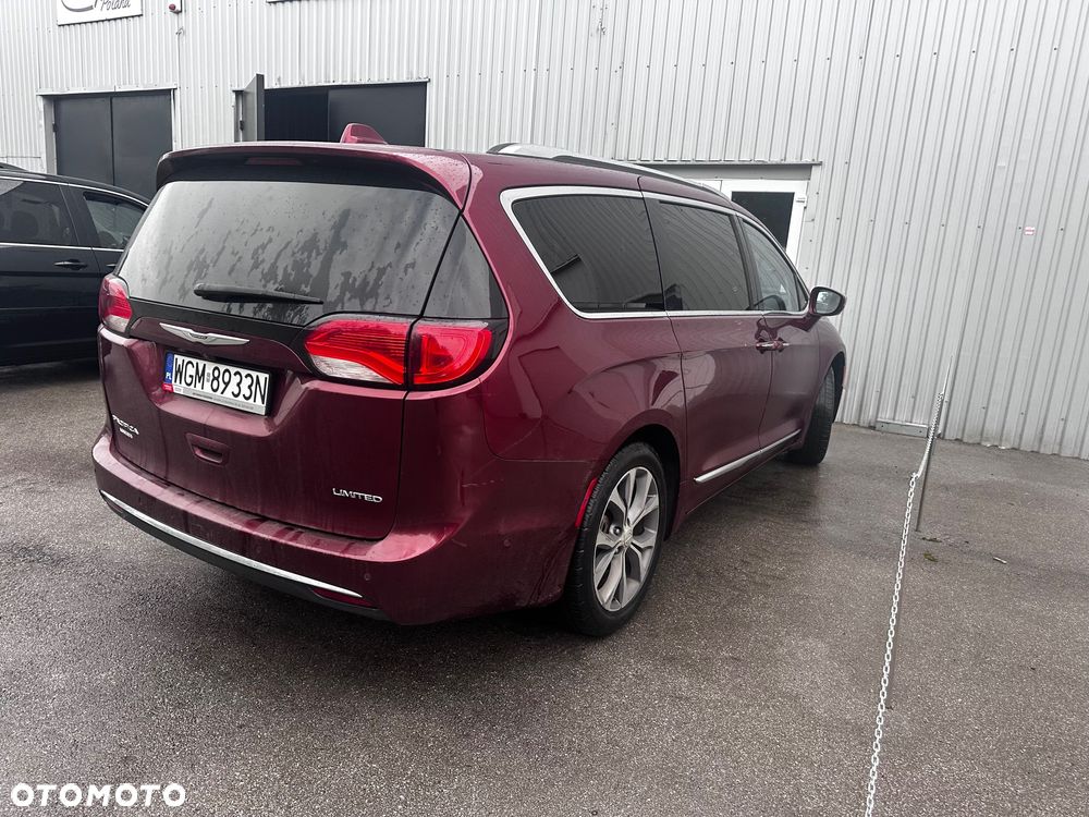 Chrysler Pacifica - 3