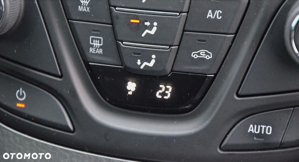 Opel Insignia - 24