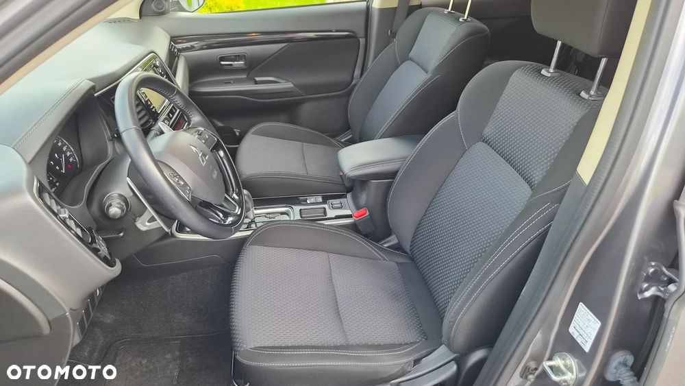 Mitsubishi Outlander 2.0 2WD CVT Spirit+ - 17