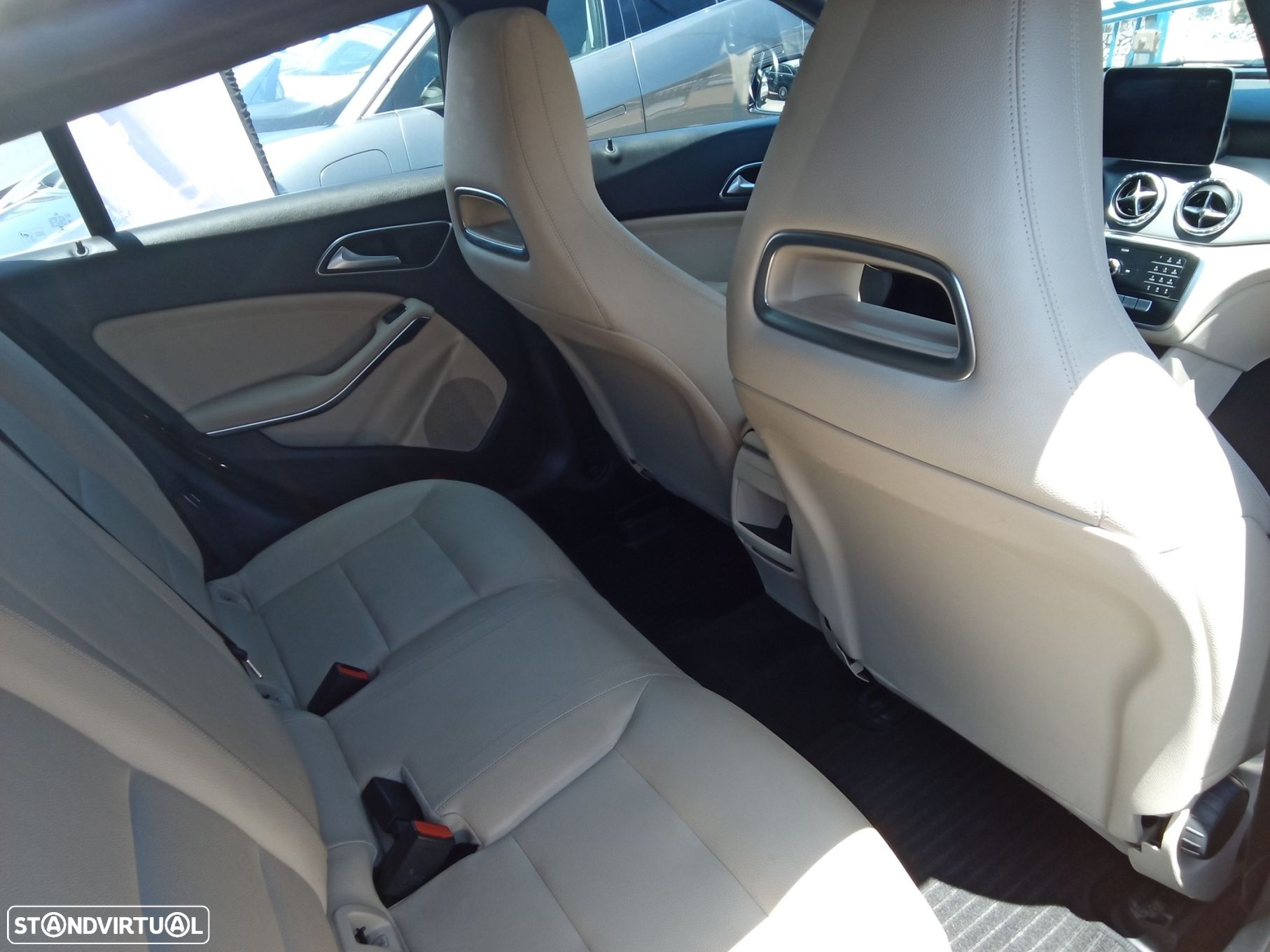 Mercedes-Benz CLA 180 d Shooting Brake - 29