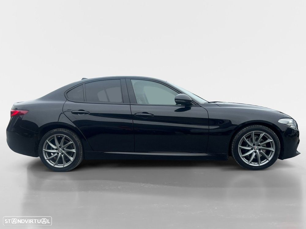 Alfa Romeo Giulia 2.2 D Sprint AT8 - 6