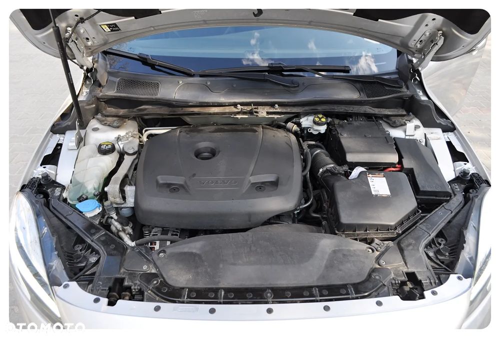 Volvo V40 T2 Drive-E Momentum - 8