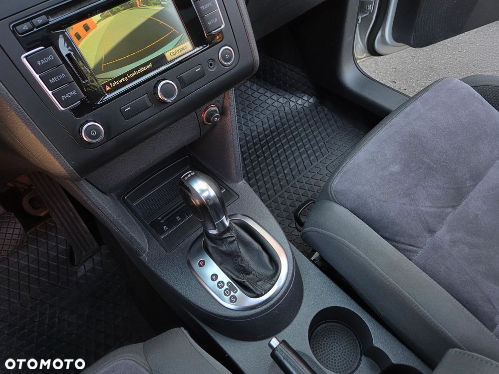 Volkswagen Touran 1.6 TDI DPF BlueMotion Technology DSG Highline - 36