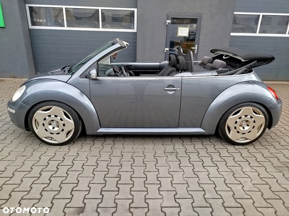 Volkswagen New Beetle - 2