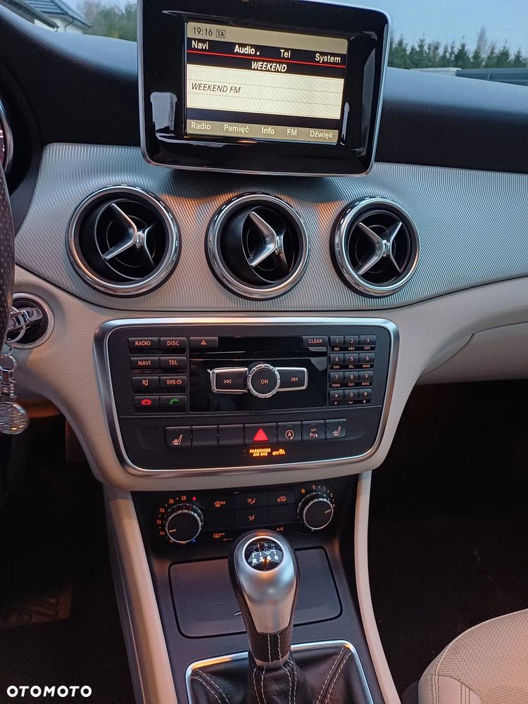 Mercedes-Benz GLA 200 - 15