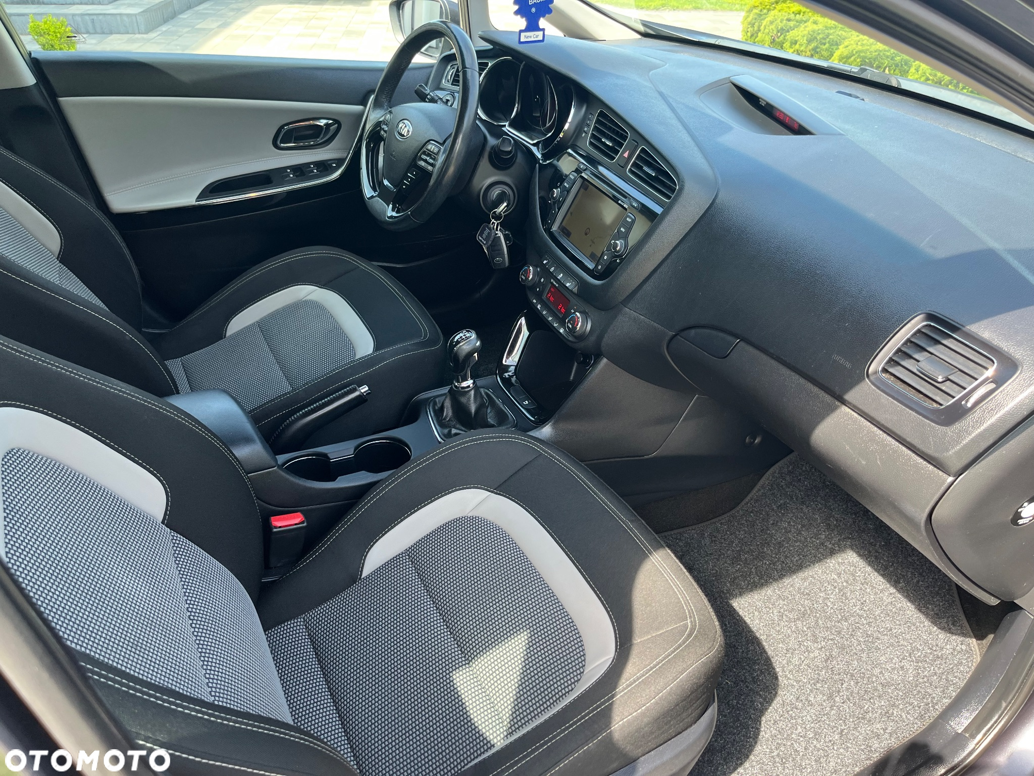 Kia Ceed - 12
