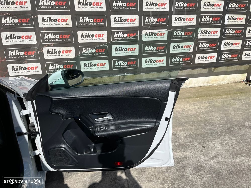 Mercedes-Benz CLA 180 d Shooting Brake Business Solutions - 46