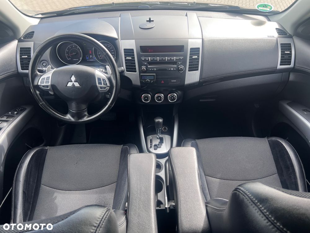 Mitsubishi Outlander 2.0 2WD CVT Invite - 25