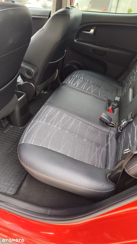 Kia Venga 1.6 L - 12