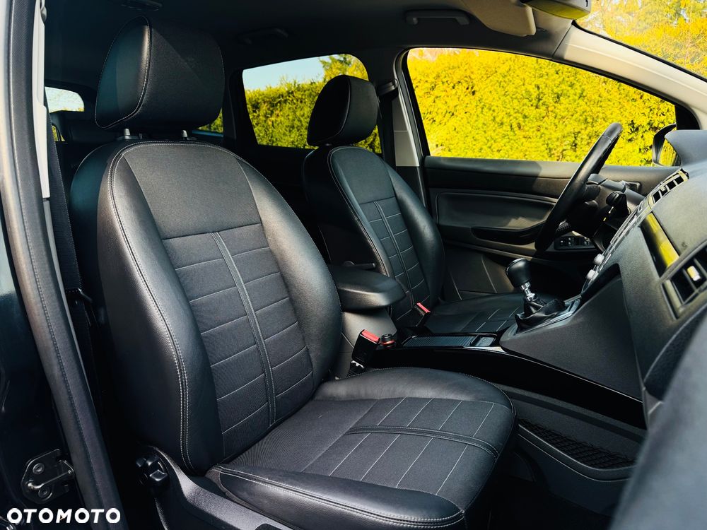 Ford Kuga 2.0 TDCi 4x4 Titanium - 34