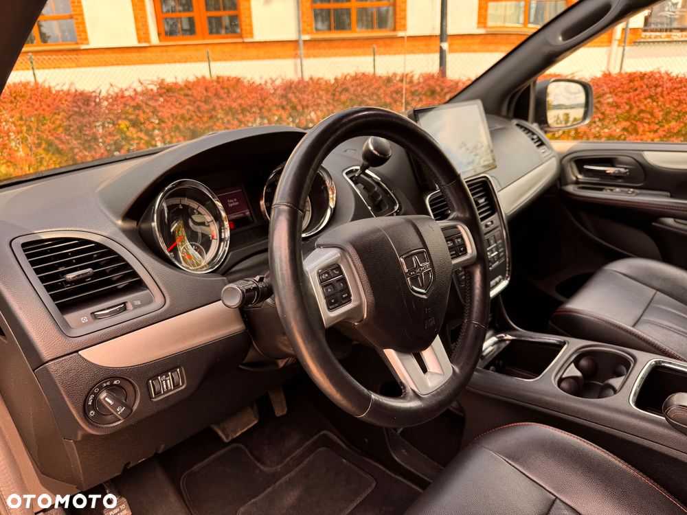 Dodge Grand Caravan 3.6 R/T - 6