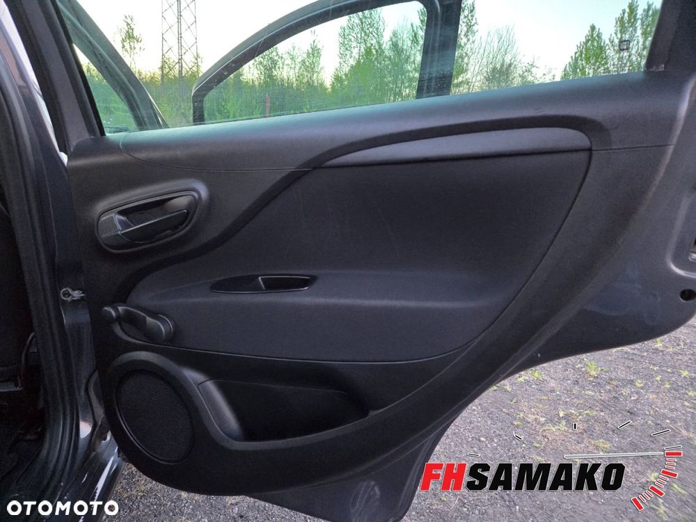 Fiat Punto 1.2 Young - 27