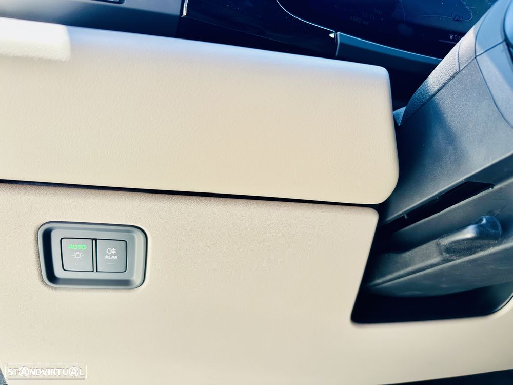 Porsche Macan Electric - 26