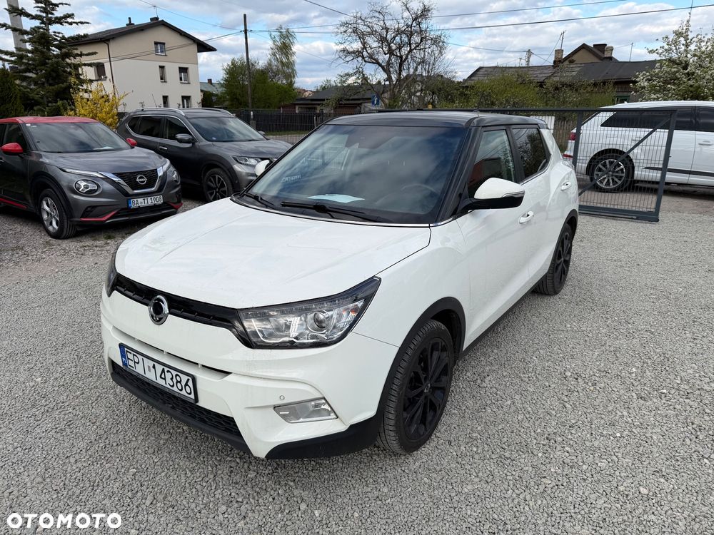 SsangYong/KGM Tivoli e-XGi 160 2WD Black+White - 1