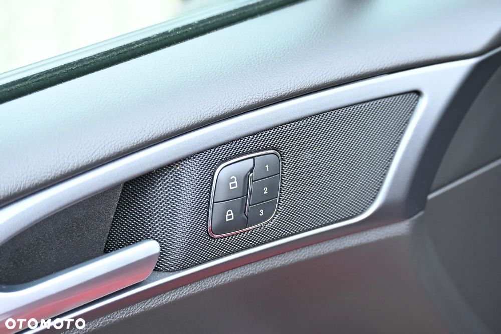 Ford Mondeo 1.5 EcoBoost ST-Line - 23